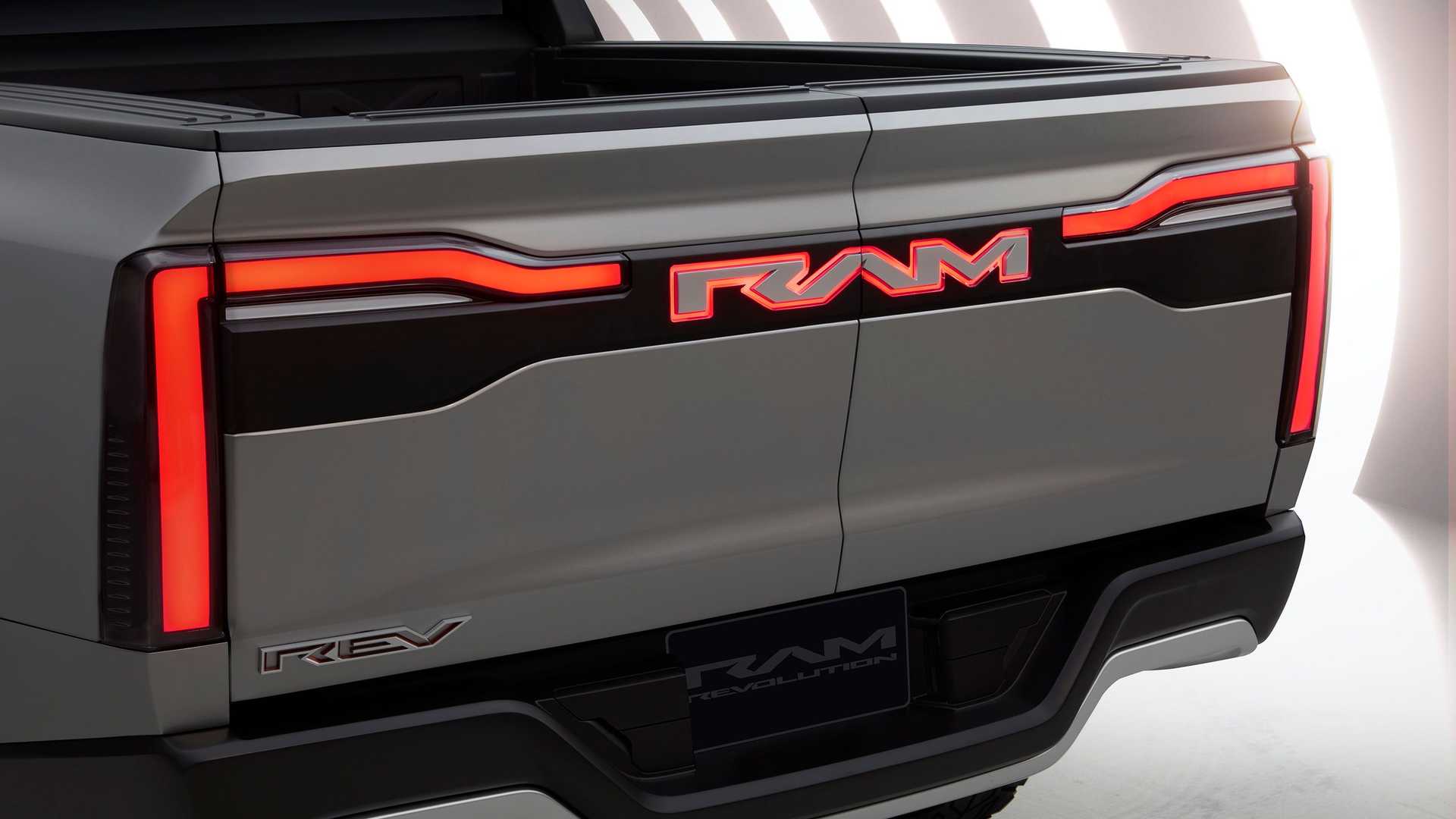 RAM Revolution電動皮卡概念車全球首發